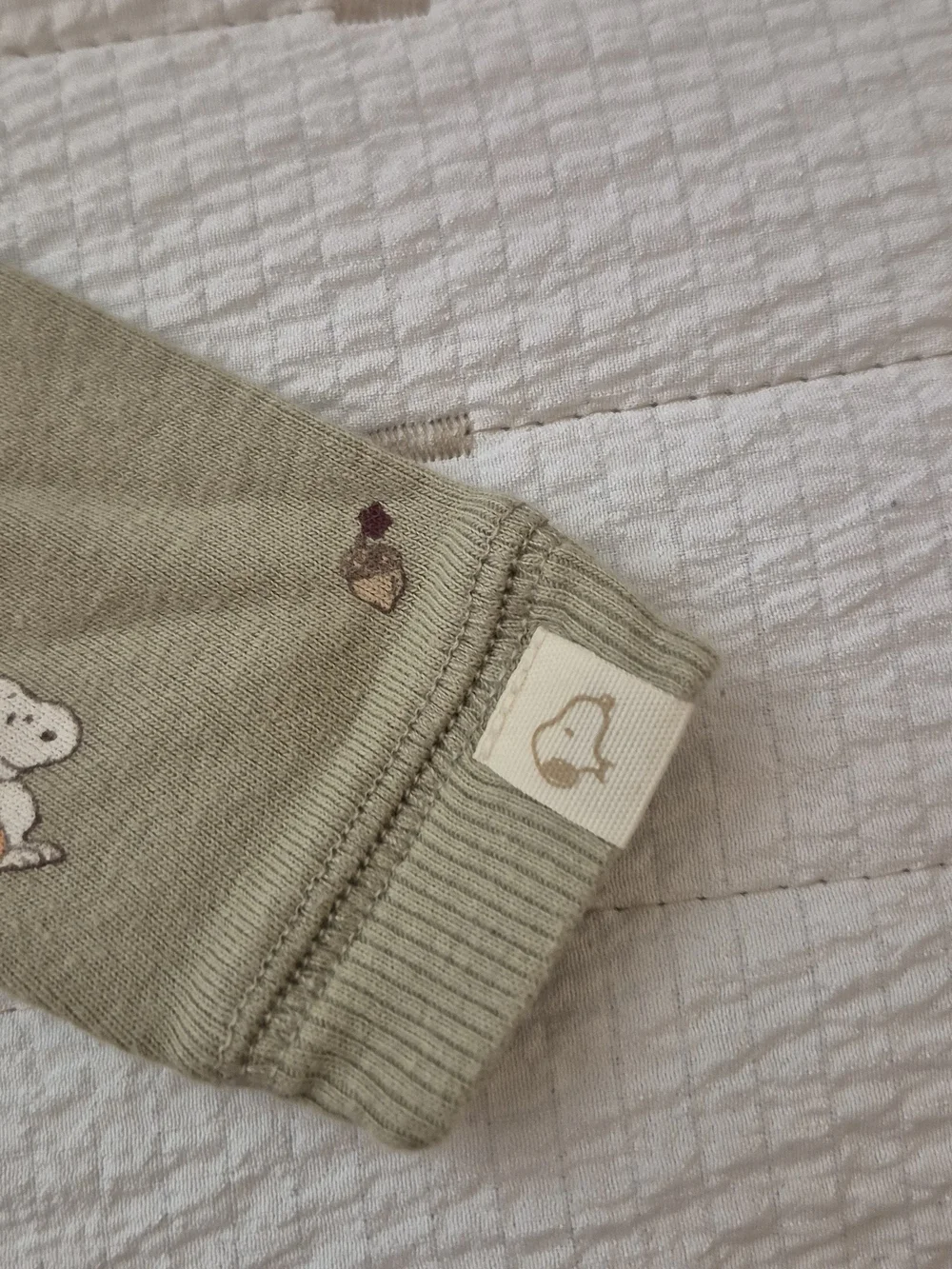 little snoopy soft olive